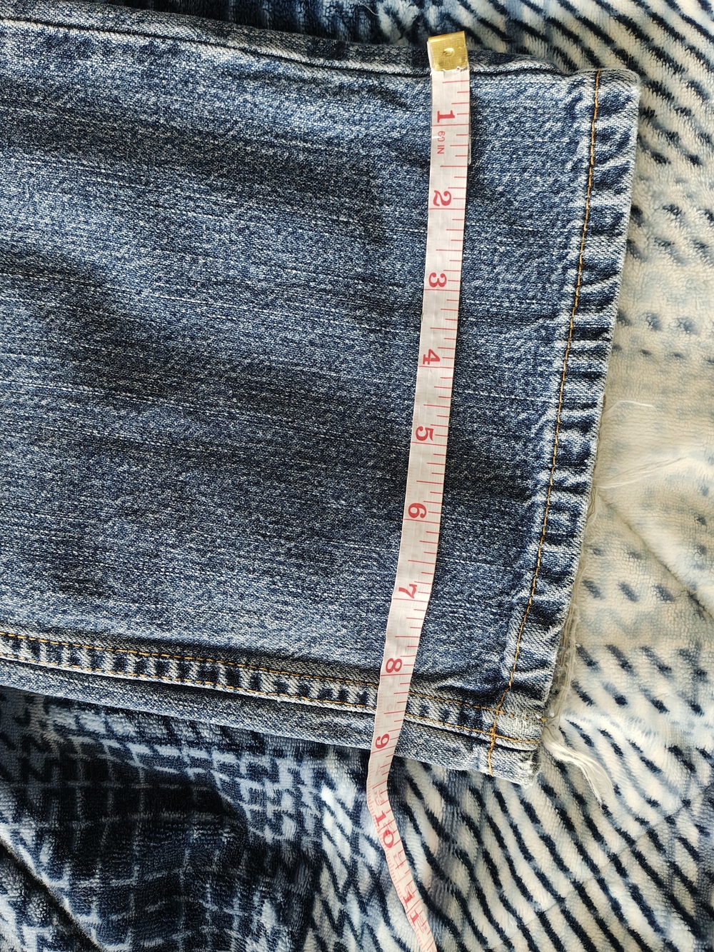 Vintage Tommy Hilfiger Jeans in  Medium Blue Wash - Picture 12 of 12